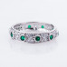 Серебряное кольцо с зелеными фианитами